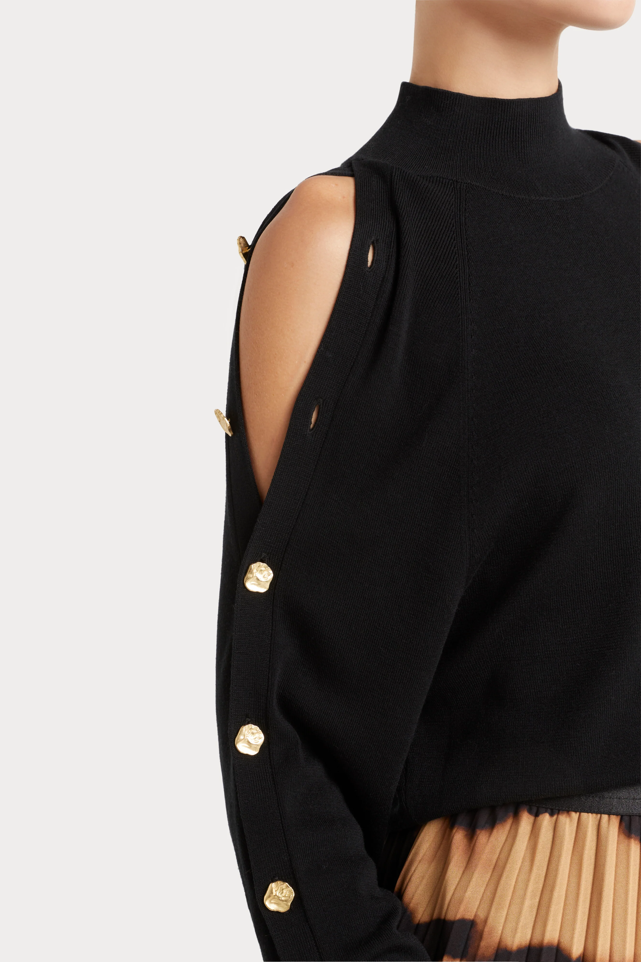 Husk Button Slv - Image 5